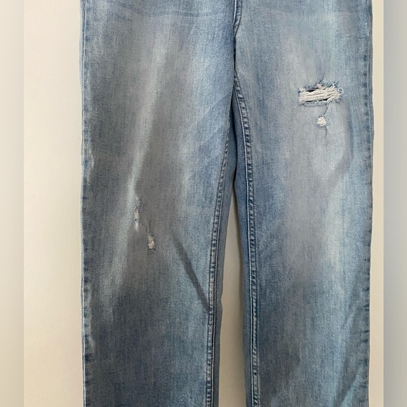 Flags and Anthem distressed cropped jeans - Picture 3 of 7